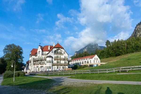 Neuschwanstein Şatosundaki Allgau Bölgesinde Hohenschwangau Daki Ünlü Tarihi Otel — Stok fotoğraf