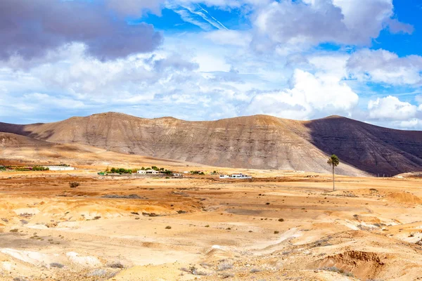 Paisagem Cênica Ilha Fuerteventura Vith Vista Para Montanhas Sob Céu — Fotografia de Stock