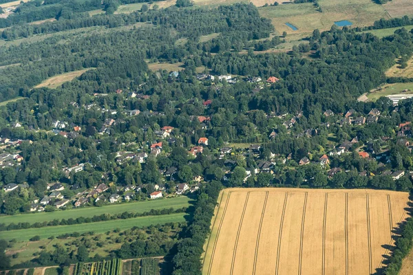 德国法兰克福国际机场附近Kelsterbach的航空视图 — 图库照片