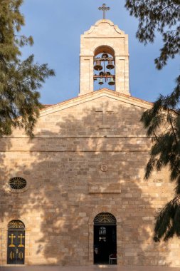 Madaba, Ürdün 'deki tarihi Aziz George Kilisesi cephesi