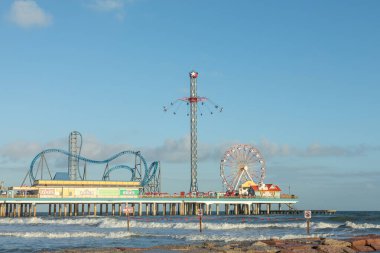 Galveston, ABD - 28 Ekim 2023: Galveston Adası 'ndaki Zevk İskelesi, Teksas, ABD.