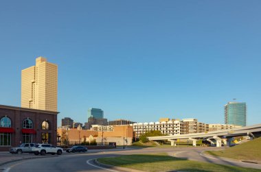 Fort Worth 'un ufuk çizgisi şehirden görünüyor.