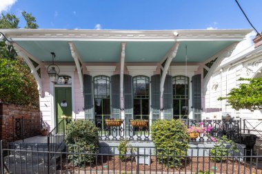 New Orleans 'ın en eski ve en ünlü mahallelerinden birinin güzel mimarisi ve derin tarihi Louisiana' nın Bahçe Bölgesi.