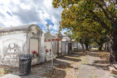 New Orleans; ABD - 25 Ekim 2023: Saint Louis Mezarlığı No: 1. Bu Lafayette mezarlığı New Orleans 'ın en ünlüsüdür..