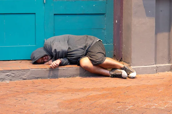Nowy Orlean Usa Października 2023 Bezdomni Nocują Chodniku Bourbon Street — Zdjęcie stockowe