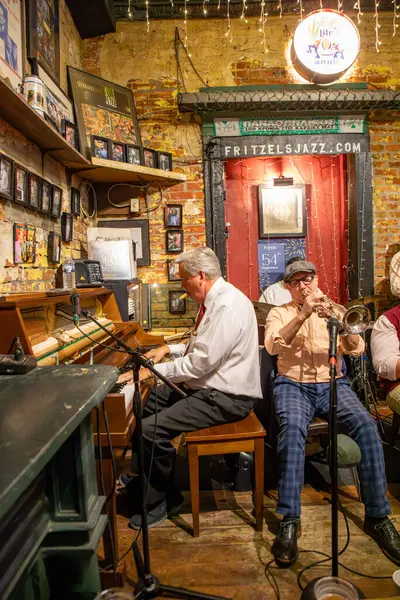 New Orleans Usa October 2023 Listening Band Jax Club Frittzels — Stock Photo, Image