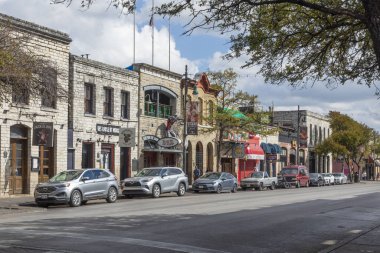Austin, Teksas - 3 Kasım 2023: Austin, ABD 'deki tarihi evlerin cephesi.
