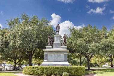 Austin, Teksas - 3 Kasım 2023 Teksas Eyalet Meclisi 'nin Amerikan İç Savaşı' nın Konfederasyon askerlerini onurlandırdığı anıt.