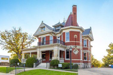 Eddleman McFarland House (bazen Ball Eddleman McFarland House ya da sadece McFarland House olarak da bilinir) 1899 yılında Fort Worth, Teksas 'ın Quality Hill bölgesinde inşa edilmiş tarihi bir konuttur..