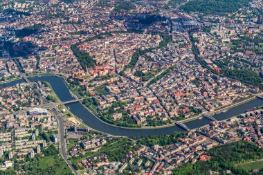 Polonya 'nın Krakow şehrinin havalimanı. Krakow Polonya 'nın ikinci büyük ve en eski şehirlerinden biridir..