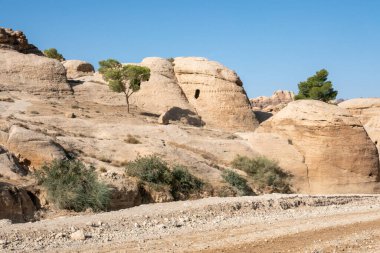 Ürdün 'deki Petra yakınlarındaki Bab as-Sik' te ünlü antik taş mezarları