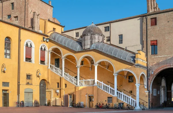 Ратушная Площадь Ферраре Италия Исторической Лестницей Scalone Onore 1481 Характеризующейся — стоковое фото