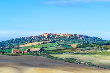 İtalya 'nın Pienza kentindeki Toskana köyüne manzara