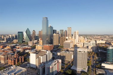 Dallas, Teksas, ABD 'de öğleden sonra gökyüzü manzaralı.