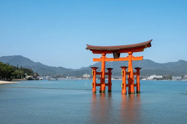 Miyajima Japan March 2023 Towering Torii Itsukushima Shrine Designated World — 图库照片