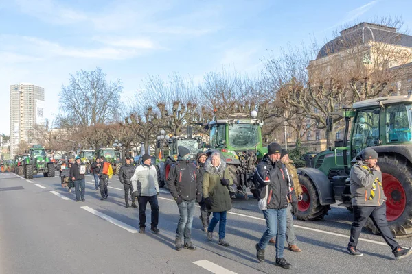 Wiesbaden Duitsland Januari 2024 Boeren Met Tractoren Demonstreren Voor Verlaging — Stockfoto