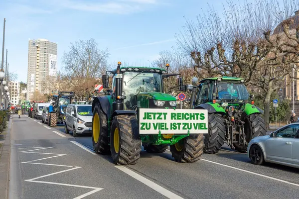 Wiesbaden Duitsland Januari 2024 Boer Met Tractoren Demonstreren Voor Verlaging — Stockfoto