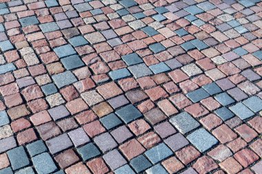 Kaldırımdaki renkli kaldırım taşı deseninin ayrıntıları