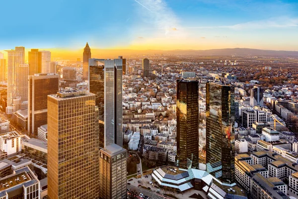 Vacker Antenn Utsikt Över Frankfurts Skyline Med Skyskrapa Gryningen — Stockfoto