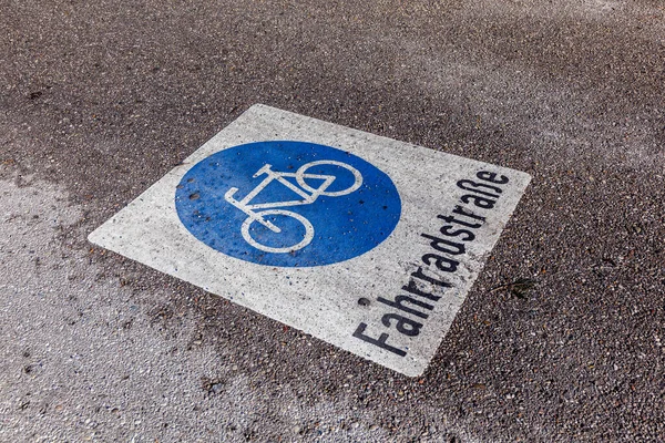 Sign Bicycle Lane Painted Wet Street — Stock Photo, Image