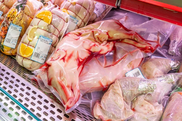 Playa Blanca España Diciembre 2010 Cerdo Entero Recién Congelado Supermercado — Foto de Stock