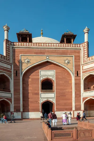 New Delhi India February 2024 People Enjoy Visiting Humayun Tomb — Stock Photo, Image