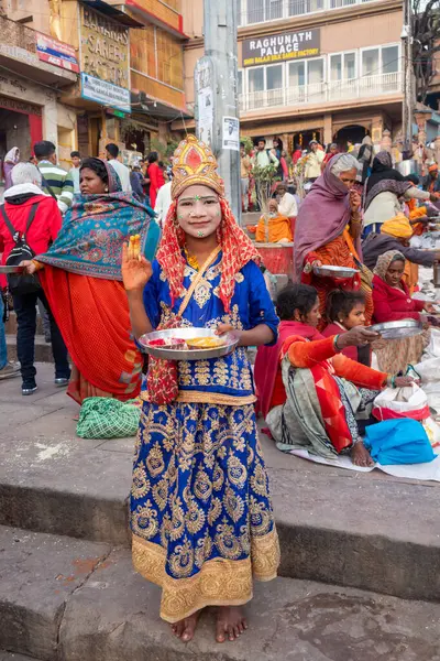 Varanasi India February 2024 Young Girl Dressed Godness Collects Alms — Stock Photo, Image