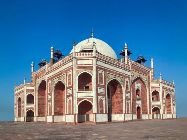 Humayun 'un Yeni Delhi' deki mezarı, turistsiz Hindistan.
