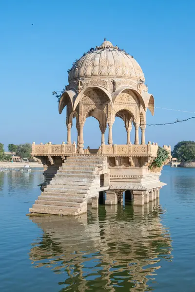Gadsisar Sagar Lake Com Edifícios Históricos Para Armazenar Água Chuva — Fotografia de Stock