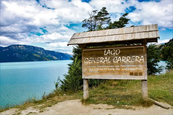 Lago General Carrera Chile Februari 2018 Skyltning Mot Den Största Royaltyfria Stockbilder