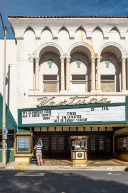 Ventura, ABD - 24 Nisan 2019: Ventura, ABD 'deki eski tarihi evlerin manzarası.