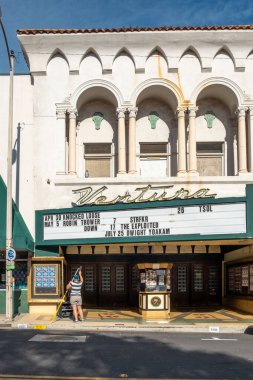 Ventura, ABD - 24 Nisan 2019: Ventura, ABD 'deki eski tarihi evlerin manzarası.