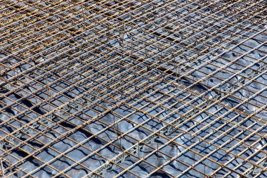 İnşaat alanında demir çubuk detayları