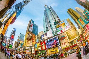 New york, Amerika Birleşik Devletleri - 8 Temmuz 2010: insanlar bazen kare. Broadway tiyatroları ve yol işaretleri çok sayıda özellikli, new York ve new york, ABD Amerika Birleşik Devletleri'nde sembolü olduğunu.