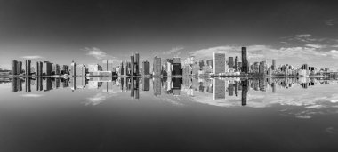 New York, ABD - 6 Ekim 2017: Hudson nehri ve BM binası ile New York panoraması.