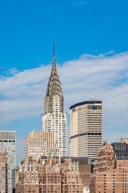 New York, ABD - 6 Ekim 2017: Amerika 'nın ünlü gökdeleni, Metlife binası ve New York' taki East River 'daki Chrisler binasına bakın.
