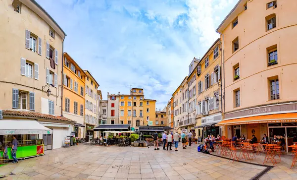 Aix en Provence, Fransa - 2 Haziran 2016: AIX EN PROVENS 'İN BİR TARİHÇİ MARKET MARKET KASI,