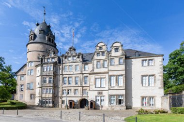 Detmold, Almanya - 24 Temmuz 2024: detmold, Kuzey Ren Westphalia, Almanya 'daki tarihi kale cephesi