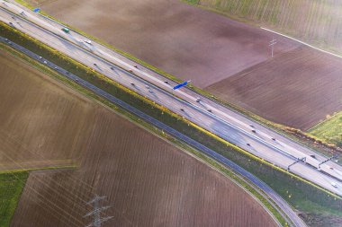 Frankfurt yakınlarında Almanya 'da A5 karayolu anteni