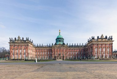 Sanssouci Park, Potsdam, Almanya 'daki New Palace - Neues Palais - Manzaralı Cephe