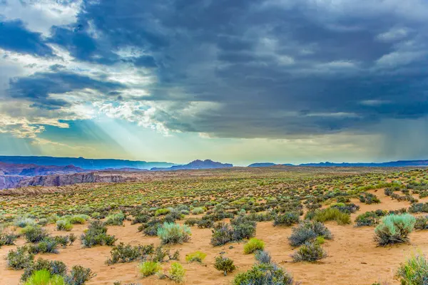 Sayfa, Arizona, Usa yakınlarında kasırga ve sağanak yağmurlu tehlikeli bulutlar