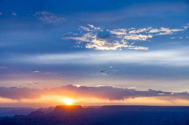 Desert View Point 'ten Büyük Kanyon' a gün batımı manzarası, Güney Rim, ABD