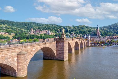 Heidelberg, Almanya, tarihi eski Köprüsü ve neckar Nehri