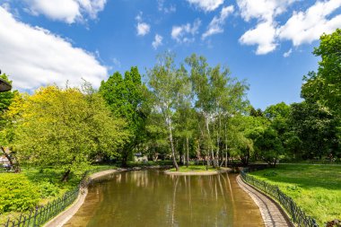 Polonya, Krakow 'daki güzel tesis parkında çeşme