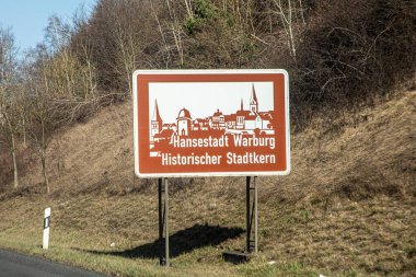 Alman tarihçi Hansestadt Warburg tarihçisi Stadtkern, Almanya 'nın deniz kenti Warburg' un tarihi şehir merkezindeki manzaralı İngiliz manzarasına işaret ediyor.