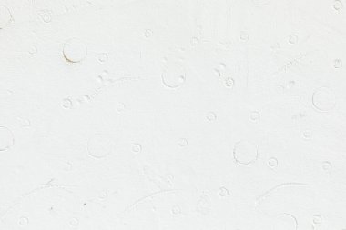 Survace, inter, beyaz duvar, arkaplanda daireler ve desenli beyaz alçı duvar deseni