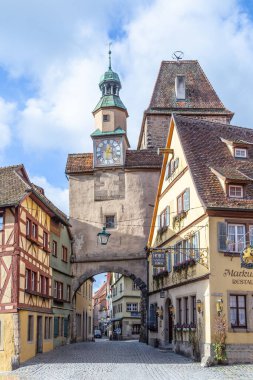Rothenburg ob der tauber, Almanya - 15 Ocak 2014: rothenburg ob der tauber's iyi korunmuş Ortaçağ Alman kenti ve her yıl 2 milyon ziyaretçi çeken UNESCO miras.