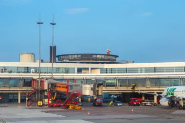 Hamburg, Almanya - 17 Temmuz 2014: Hamburg havaalanındaki uçak Helmut Schmidt.