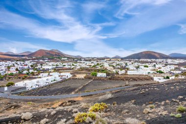 İspanya Timanfaya Milli Parkı 'nda Lanzarote' deki küçük bir köy.