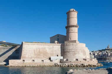 Tarihi Kale Yuvarlak Kulesi - Fransa 'nın Akdeniz liman kenti Marsilya' daki St. Jean Ortaçağ Kalesi 'nin dış görünüşü